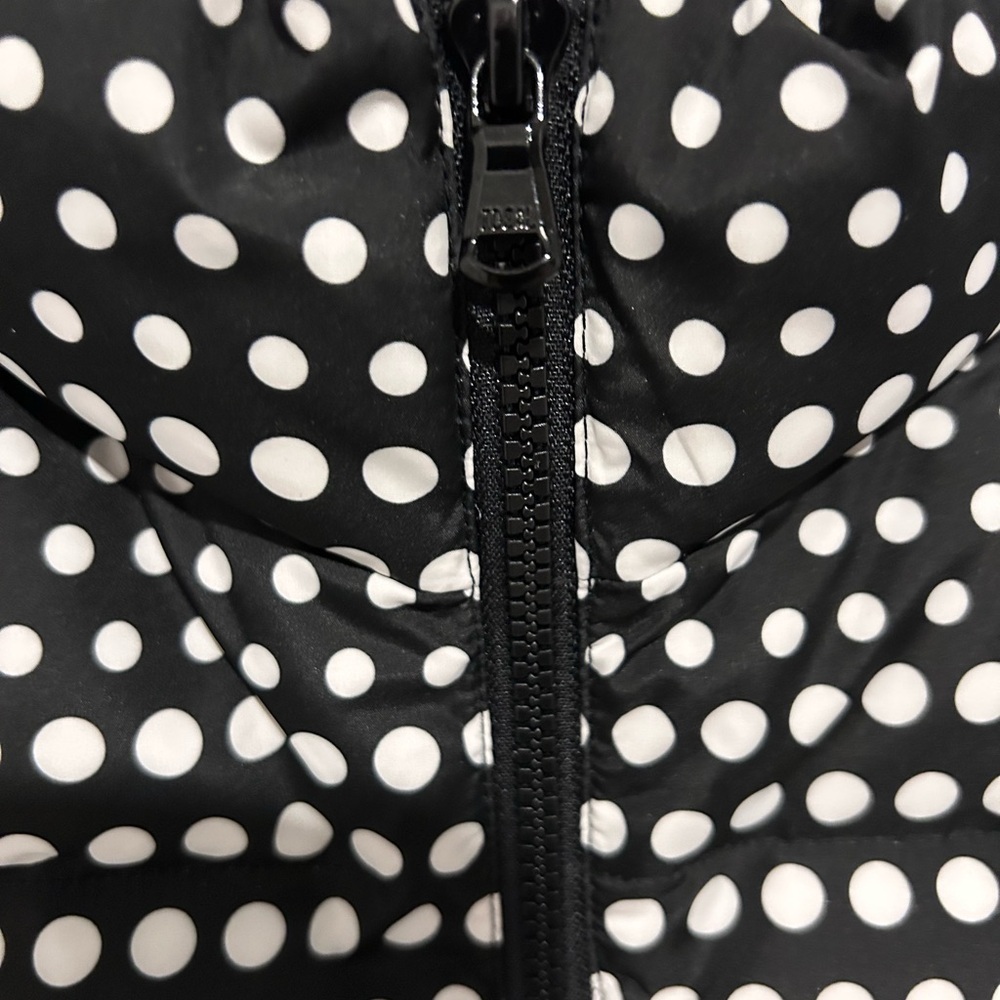 Talbots Women’s Black & White Polka Dot Puffer Vest
Size L - Picture 4 of 8